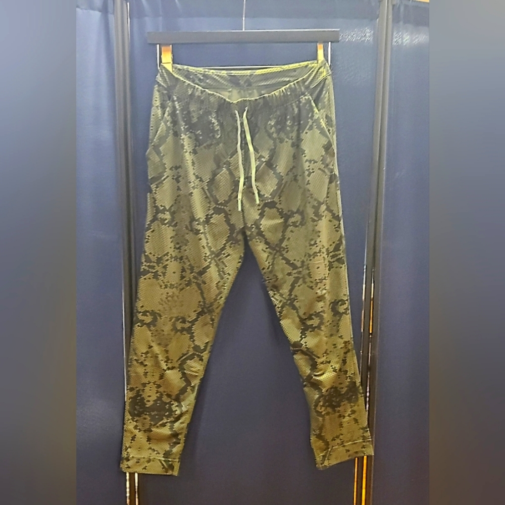 Lululemon On the Fly Jogger Snakeprint